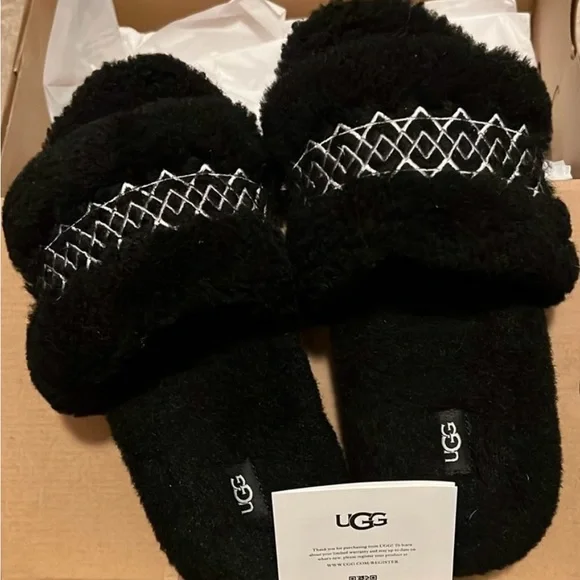 UGG Cozetta Braid Slippers - Picture 7 of 9